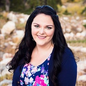 Meet your Posher, Angie